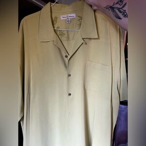 Lot of 2, men’s XXL dress shirts.  Tommy Bahama and Botony 500 brands.